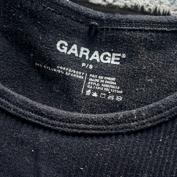 Black cropped tank top - Picture 2 of 2